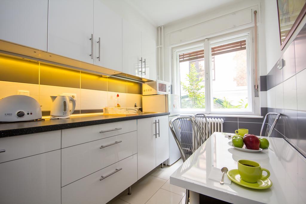 Andrassy Apartment With Inside Parking Budapest Ngoại thất bức ảnh
