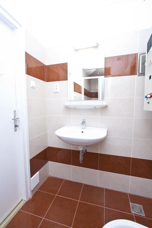 Andrassy Apartment With Inside Parking Budapest Ngoại thất bức ảnh